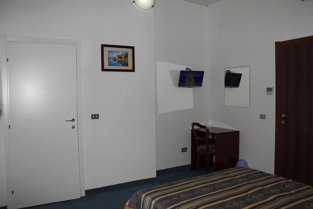 Hotel Luisa Milano Cameră foto